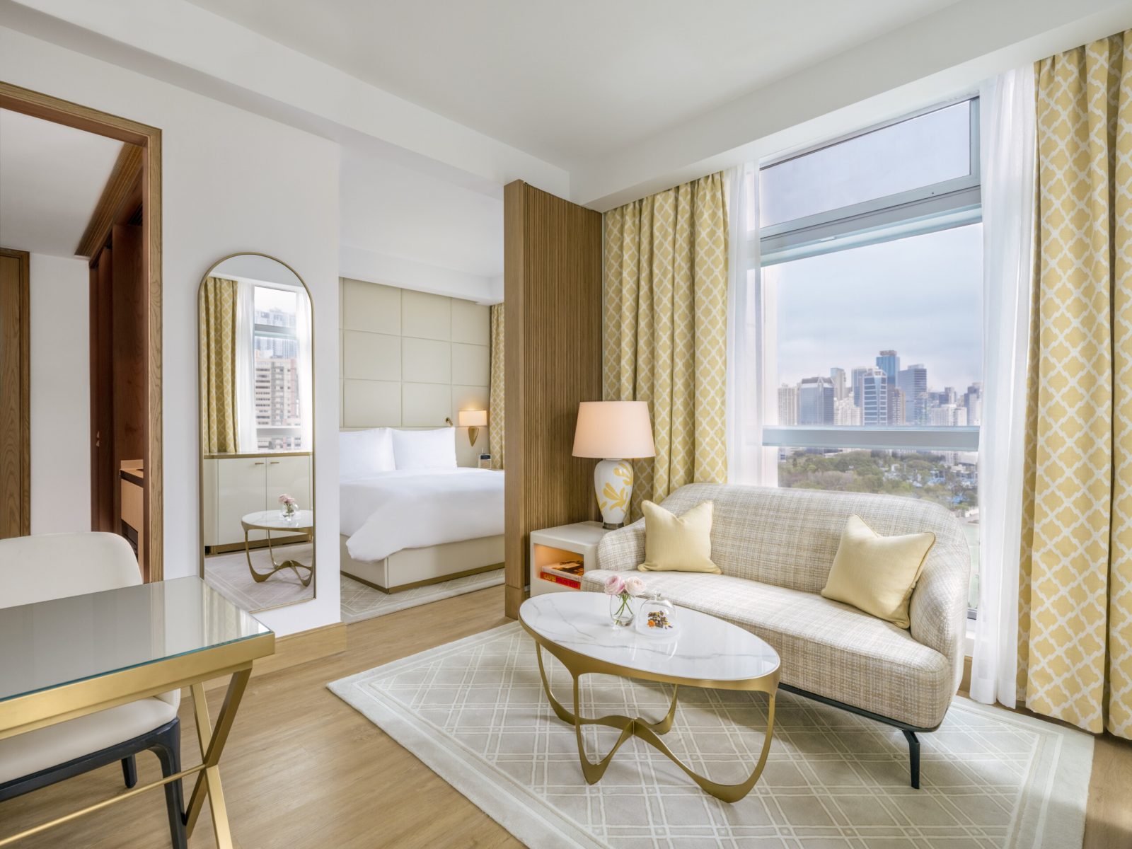 Our freshly renovated Studio Residence is a little oasis of tranquillity in the middle of vibrant Causeway Bay. Filled with warm daylight and equipped with every modern comfort, from a modern, fully stocked kitchenette, high-speed internet to a curated bed-time ritual. This residence will instantly make you feel at home.