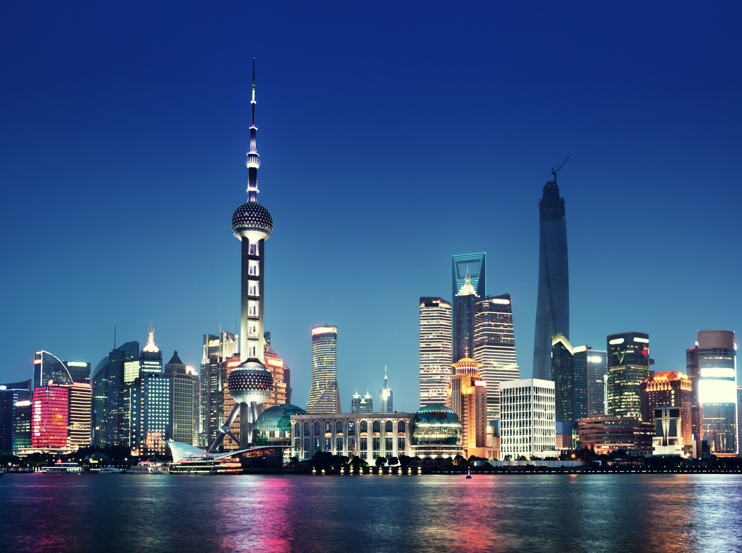 Shanghai, Night or Day